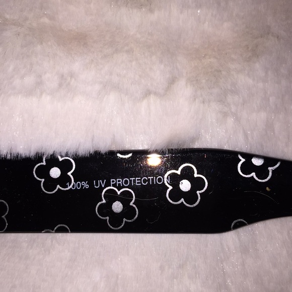 Tortoise Sunglasses - Picture 4 of 4